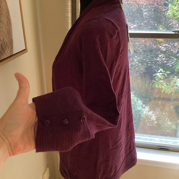#245 Revolution Burgundy Open Front Cardigan with Button Detail Sz XS - Picture 4 of 9